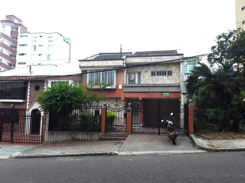 Casa en arriendo Santander Bucaramanga La Floresta 400 m2 Habitaciones 5 Baños 5 Garajes 0 Precio $5000000