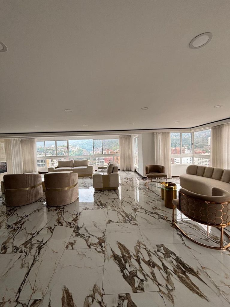 Apartamento en arriendo Valle Del Cauca Cali Arboledas 175 m2 Habitaciones 3 Baños 3 Garajes 2 Precio $12000000