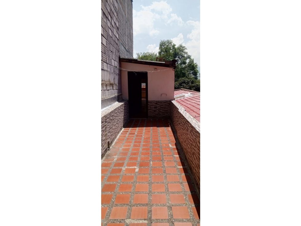 Casa en arriendo Antioquia Medellín Corazon De Jesus 270 m2 Habitaciones 4 Baños 2 Garajes 0 Precio $2500000