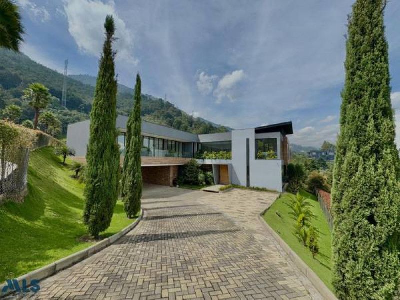 Casa en venta Antioquia Medellín Altos Del Poblado 922 m2 Habitaciones 6 Baños 7 Garajes 10 Precio $10000000000