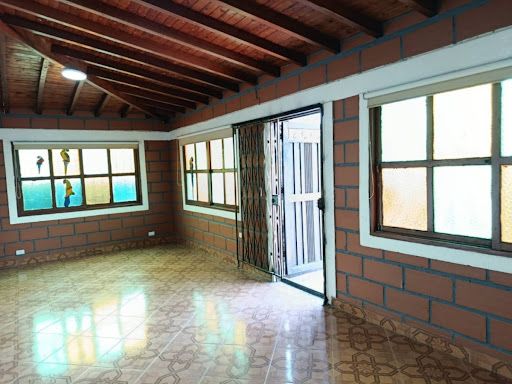 Oficina en arriendo Antioquia Medellín Caribe 95 m2 Habitaciones 0 Baños 1 Garajes 0 Precio $3800000