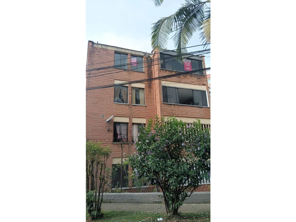 Apartamento en arriendo Antioquia Medellín Las Playas 81 m2 Habitaciones 4 Baños 2 Garajes 0 Precio $2200000