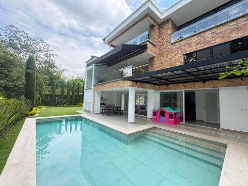 Casa en venta Santander Floridablanca Floridablanca 500 m2 Habitaciones 6 Baños 8 Garajes 2 Precio $4400000000