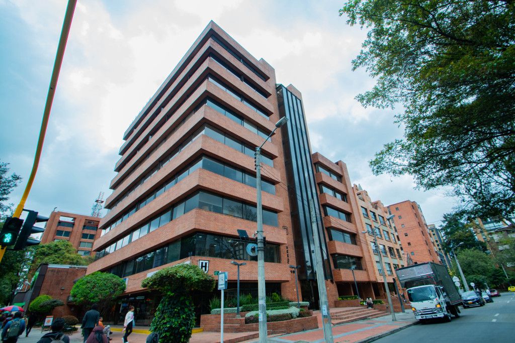 Oficina en arriendo Cundinamarca Bogotá El Espartillal 120 m2 Habitaciones 0 Baños 1 Garajes 4 Precio $9705436
