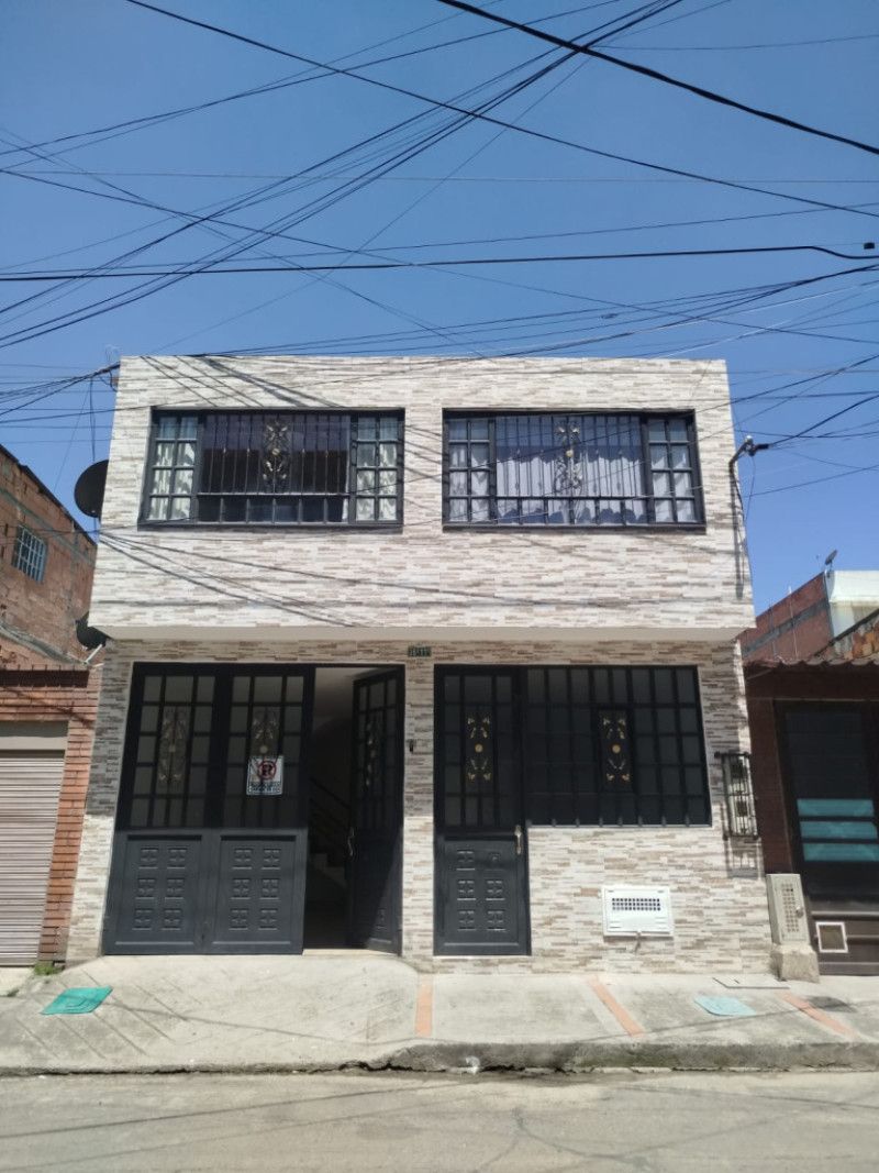 Casa en arriendo Cundinamarca Bogotá Super Manzana 6 160 m2 Habitaciones 4 Baños 2 Garajes 1 Precio $2200010