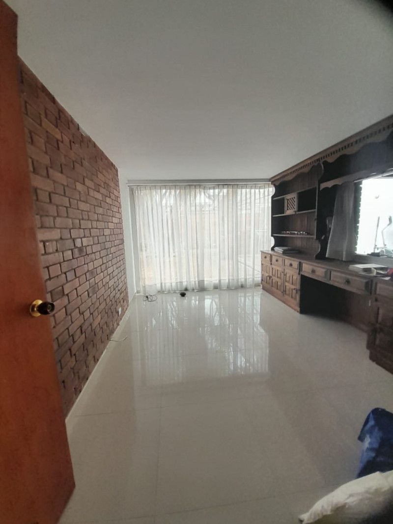 Casa en venta Cundinamarca Bogotá Niza 300 m2 Habitaciones 4 Baños 3 Garajes 6 Precio $1170000000