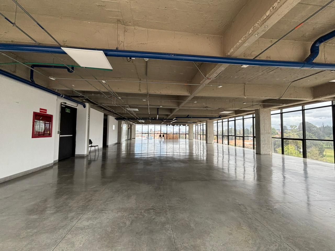 Oficina en arriendo Cundinamarca Bogotá Jorge Eliécer Gaitán 427 m2 Habitaciones 0 Baños 2 Garajes 2 Precio $20000000