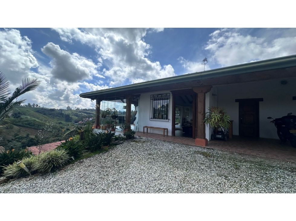 Finca en venta Antioquia Marinilla Marinilla 320 m2 Habitaciones 0 Baños 5 Garajes 10 Precio $1890000000