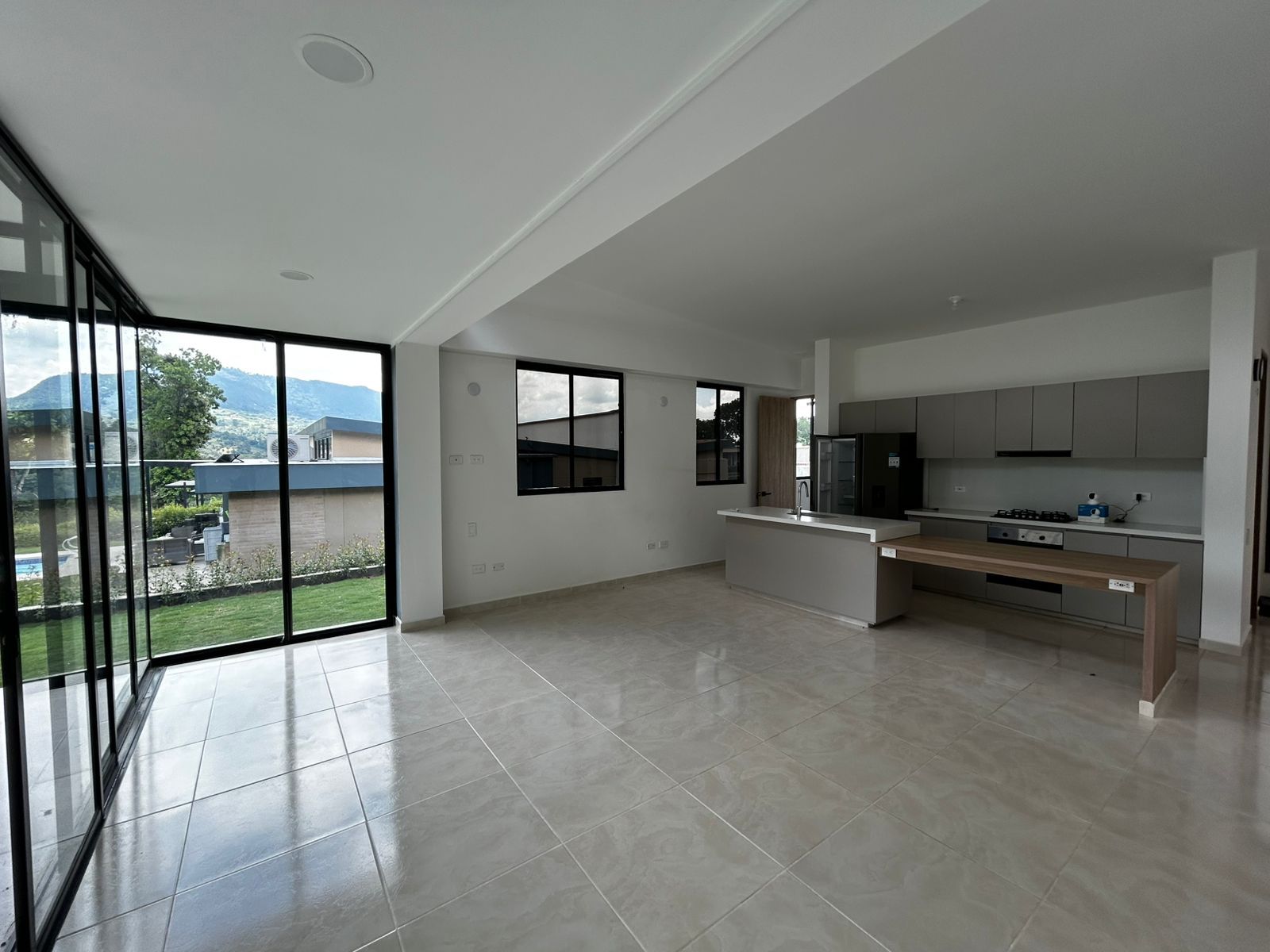 Casa en arriendo Santander Piedecuesta Bosques De Aranjuez 250 m2 Habitaciones 4 Baños 4 Garajes 1 Precio $5300000