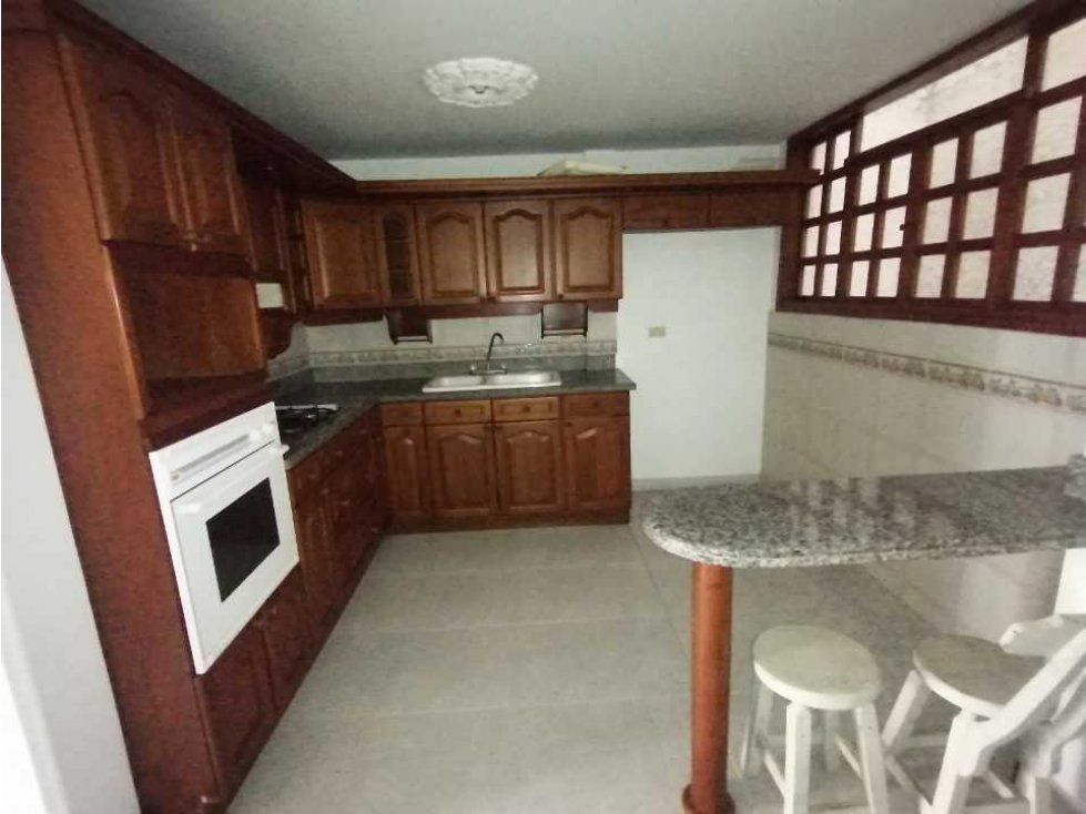 Casa en arriendo Antioquia Sabaneta Prados De Sabaneta 110 m2 Habitaciones 3 Baños 2 Garajes 1 Precio $2800000