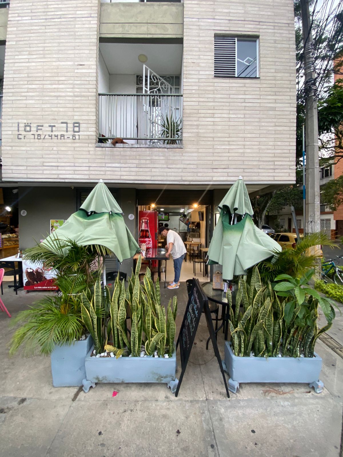 Local en venta Antioquia Medellín Los Pinos 38 m2 Habitaciones 0 Baños 2 Garajes 0 Precio $370000000