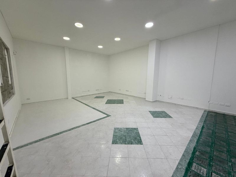 Oficina en arriendo Cundinamarca Bogotá Sears 215 m2 Habitaciones 0 Baños 2 Garajes 0 Precio $4800000
