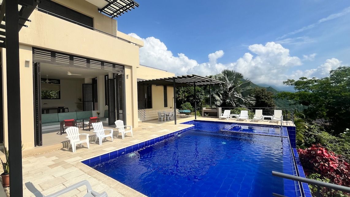 Casa Campestre en venta Cundinamarca Anapoima Cn La Colina 300 m2 Habitaciones 6 Baños 6 Garajes 6 Precio $1450000000