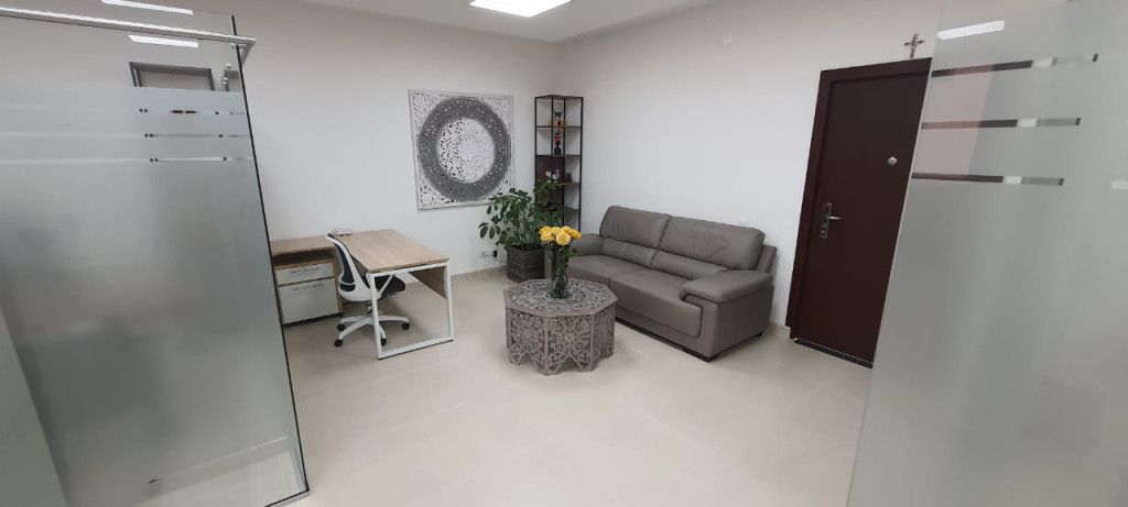 Oficina en arriendo Valle Del Cauca Cali San Pedro 105 m2 Habitaciones 0 Baños 0 Garajes 0 Precio $7500000
