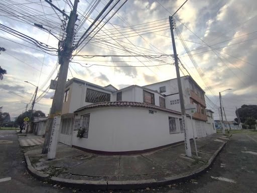 Casa en arriendo Cundinamarca Bogotá Villa Inés 110 m2 Habitaciones 4 Baños 3 Garajes 1 Precio $2800000