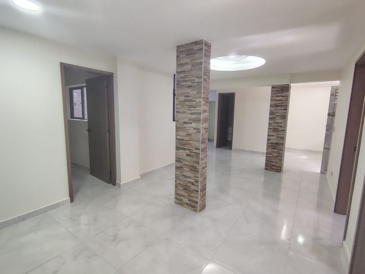 Apartamento en arriendo Antioquia Medellín Campo Alegre 80 m2 Habitaciones 3 Baños 2 Garajes 0 Precio $2800000
