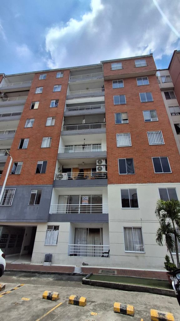 Apartamento en arriendo Valle Del Cauca Cali Unidad Residencial El Coliseo 70 m2 Habitaciones 3 Baños 2 Garajes 1 Precio $1800000