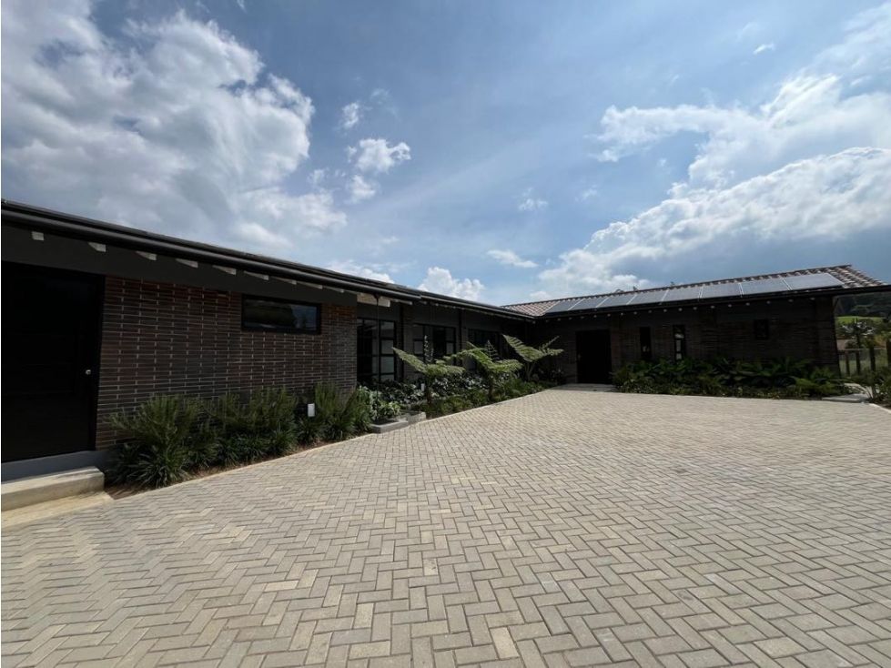 Casa en arriendo Antioquia Rionegro Rionegro 350 m2 Habitaciones 4 Baños 4 Garajes 2 Precio $12000000