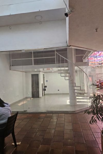 Local en venta Valle Del Cauca Cali San Vicente 50 m2 Habitaciones 0 Baños 1 Garajes 0 Precio $260000000