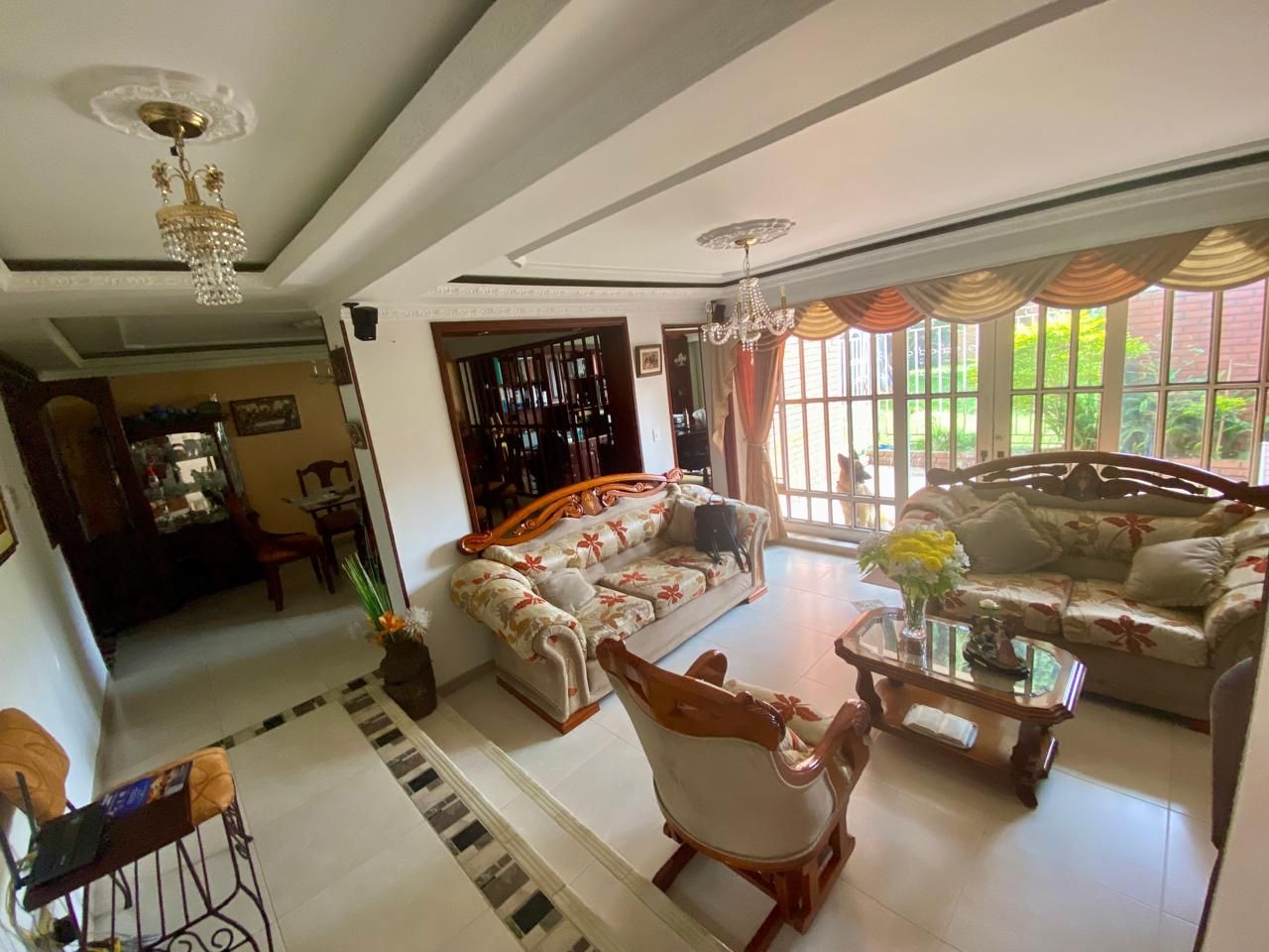 Casa en venta Cundinamarca Bogotá Niza Norte 274 m2 Habitaciones 3 Baños 3 Garajes 2 Precio $1120000000