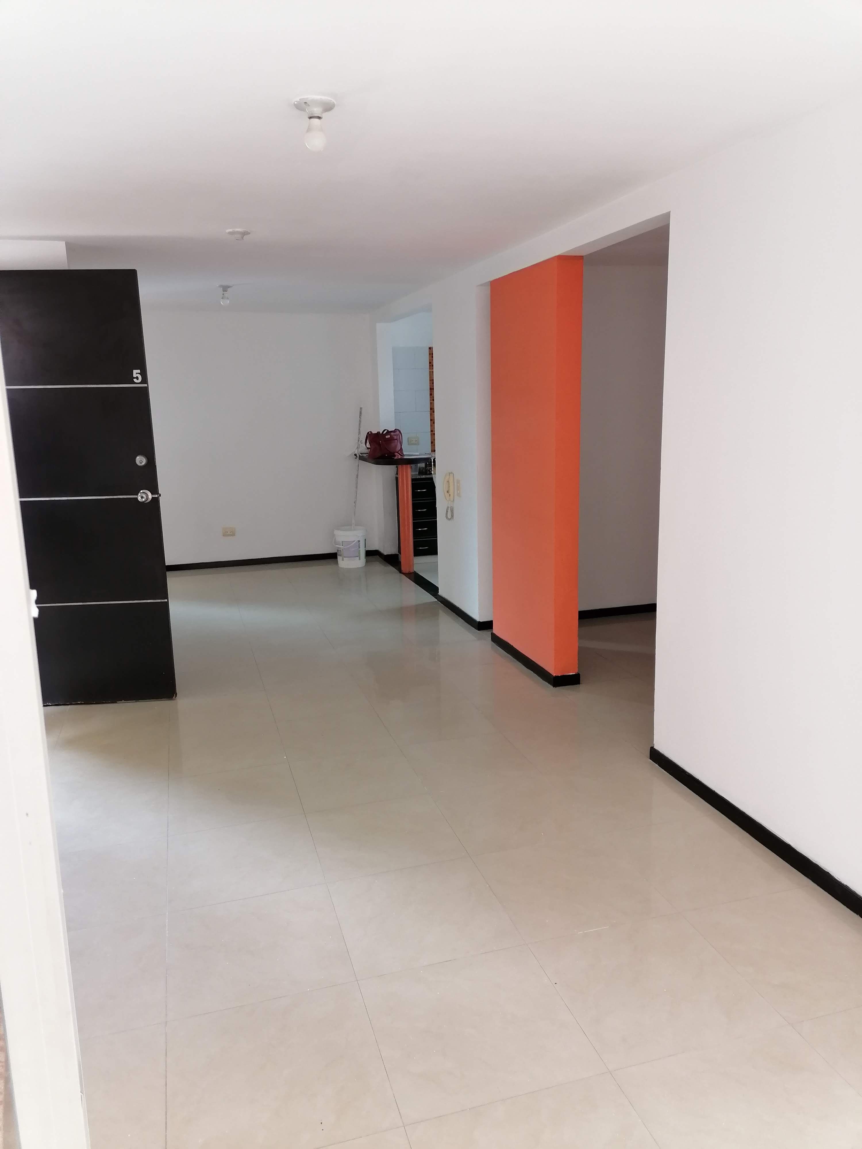 Apartamento en arriendo Valle Del Cauca Cali La Hacienda 84 m2 Habitaciones 3 Baños 2 Garajes 1 Precio $2100000