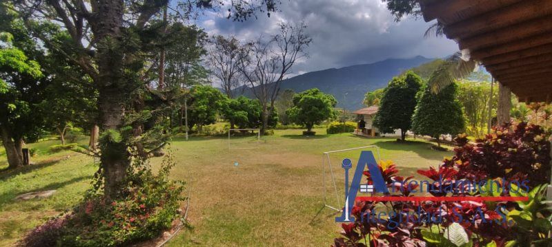 Finca en venta Cundinamarca Bogotá Nicolas De Federman 14528 m2 Habitaciones 6 Baños 6 Garajes 0 Precio $800000000