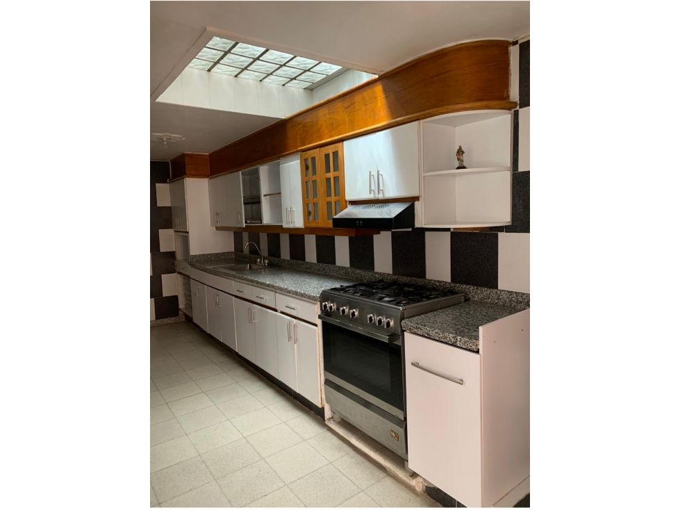 Casa en arriendo Antioquia Medellín La Floresta 397 m2 Habitaciones 6 Baños 4 Garajes 1 Precio $7000000