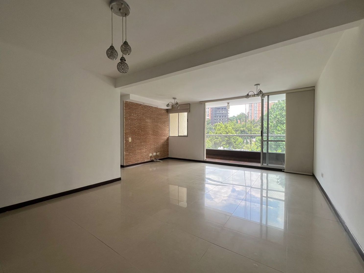 Apartamento en arriendo Antioquia Envigado La Inmaculada 106 m2 Habitaciones 3 Baños 3 Garajes 2 Precio $4450000