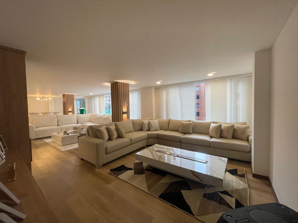 Apartamento en venta Cundinamarca Bogotá Los Rosales 185 m2 Habitaciones 3 Baños 3 Garajes 2 Precio $1720000000