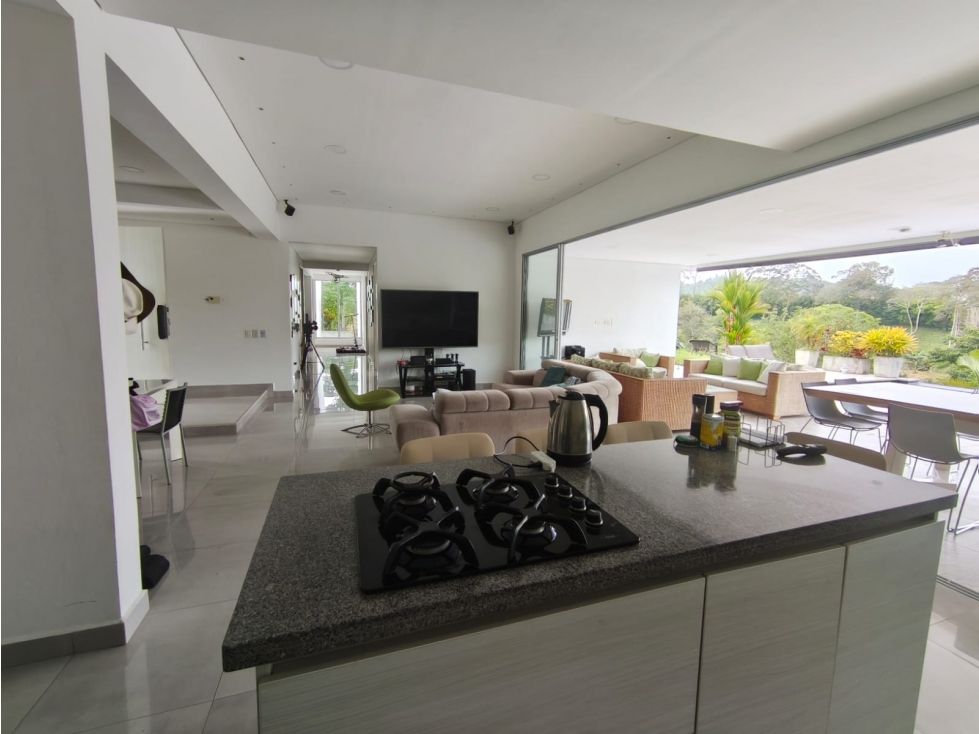 Casa Campestre en venta Risaralda Pereira Pereira 550 m2 Habitaciones 5 Baños 5 Garajes 12 Precio $3000000000