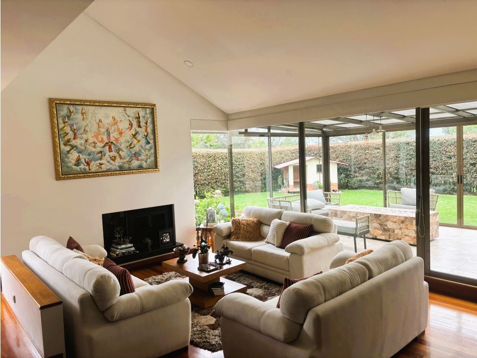 Casa en arriendo Cundinamarca Cota Cota 300 m2 Habitaciones 4 Baños 5 Garajes 2 Precio $8800000