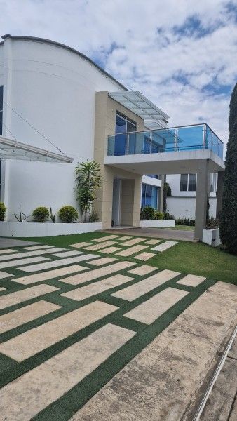 Casa en venta Valle Del Cauca Cali Nn 450 m2 Habitaciones 7 Baños 9 Garajes 8 Precio $2900000000