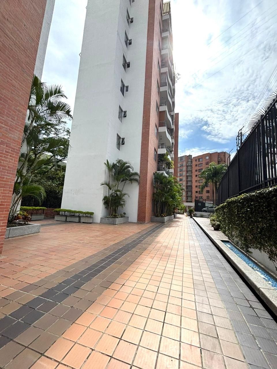 Apartamento en venta Valle Del Cauca Cali Aguacatal 115 m2 Habitaciones 3 Baños 3 Garajes 2 Precio $580000000