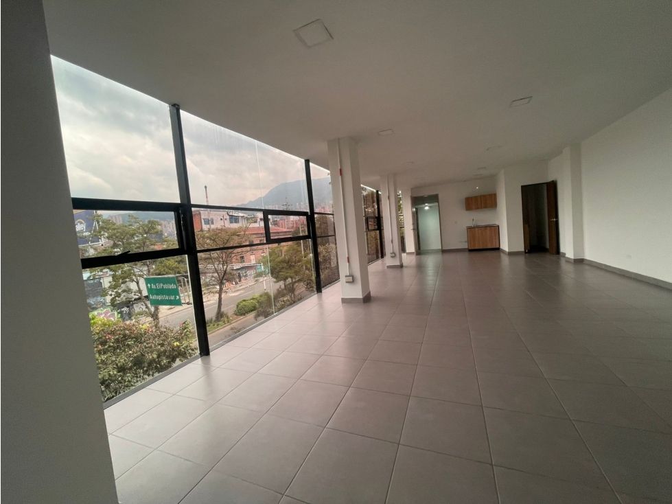 Bodega en arriendo Antioquia Medellín Medellín 280 m2 Habitaciones 0 Baños 4 Garajes 0 Precio $15000000