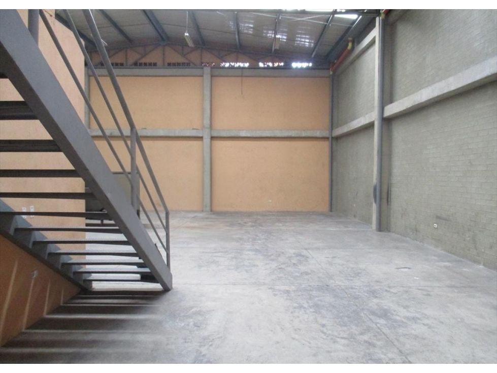 Bodega en arriendo Antioquia Itagüí Itagüí 430 m2 Habitaciones 0 Baños 2 Garajes 1 Precio $25500000