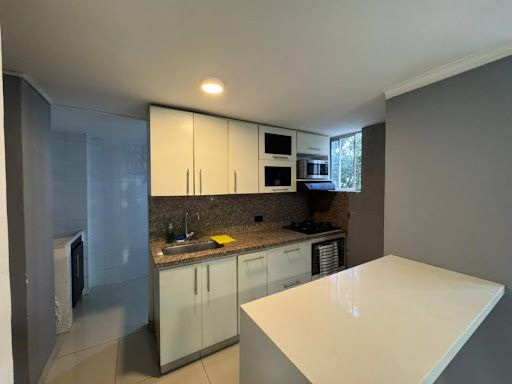 Apartaestudio en arriendo Antioquia Medellín Urbanizacion Vegas Del Poblado 68 m2 Habitaciones 1 Baños 2 Garajes 1 Precio $4200000