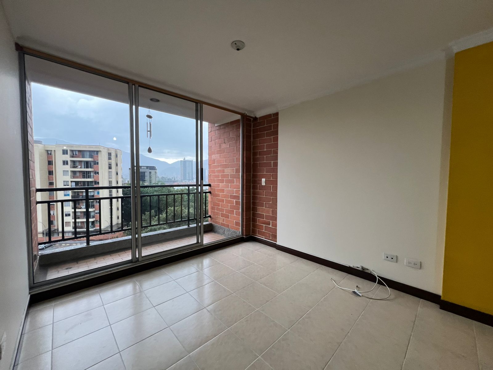Apartamento en arriendo Antioquia Envigado La Paz 68 m2 Habitaciones 3 Baños 2 Garajes 1 Precio $2850000