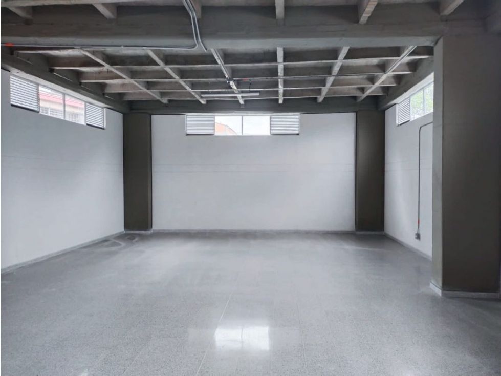 Bodega en arriendo Antioquia Medellín San Bernardo 180 m2 Habitaciones 0 Baños 2 Garajes 0 Precio $7500000