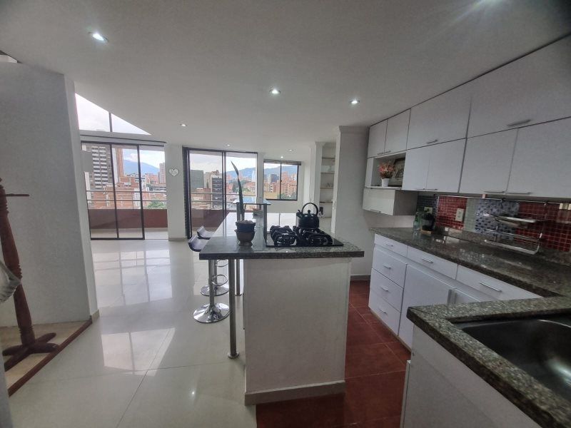 Apartamento en arriendo Antioquia Medellín Bombona No2 120 m2 Habitaciones 3 Baños 4 Garajes 0 Precio $4800000