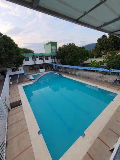 Casa en arriendo Cundinamarca Tocaima Br Las Brisas 3200 m2 Habitaciones 22 Baños 15 Garajes 15 Precio $12000000