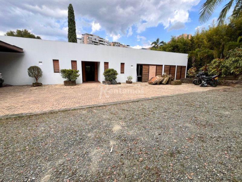 Casa en venta Antioquia Envigado Loma De Las Brujas 350 m2 Habitaciones 4 Baños 4 Garajes 3 Precio $2950000000