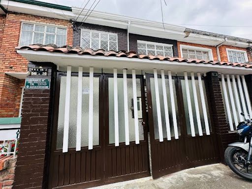 Casa en arriendo Cundinamarca Bogotá Popular Modelo 195 m2 Habitaciones 5 Baños 3 Garajes 2 Precio $4500000