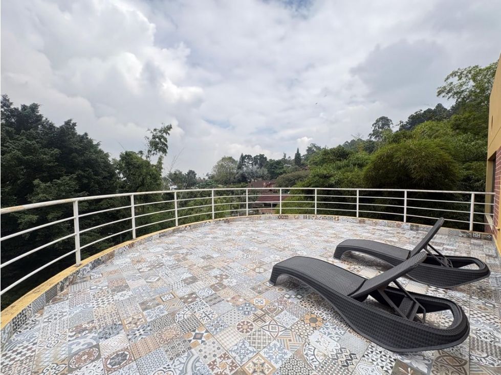 Casa Campestre en arriendo o venta Antioquia Envigado El Esmeraldal 450 m2 Habitaciones 7 Baños 7 Garajes 6 Precio venta $5000000000 Precio arriendo $22000000