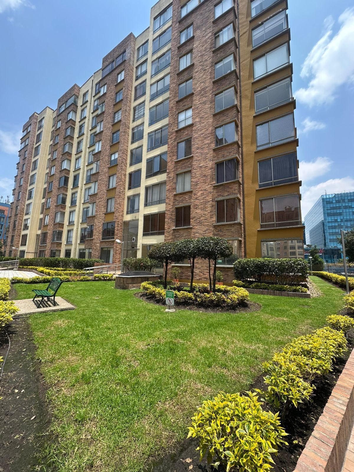 Apartamento en arriendo Cundinamarca Bogotá Ciudad Salitre Occidental 90 m2 Habitaciones 3 Baños 2 Garajes 1 Precio $4500000