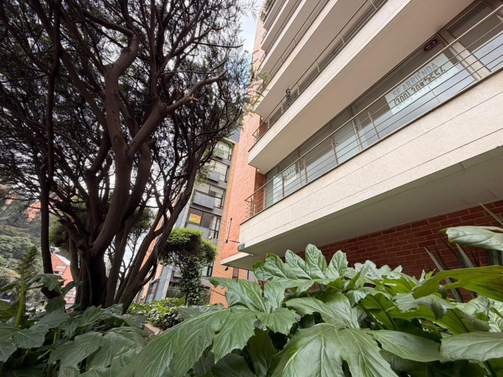 Apartamento en arriendo Cundinamarca Bogotá Los Rosales 138 m2 Habitaciones 3 Baños 3 Garajes 2 Precio $7250000