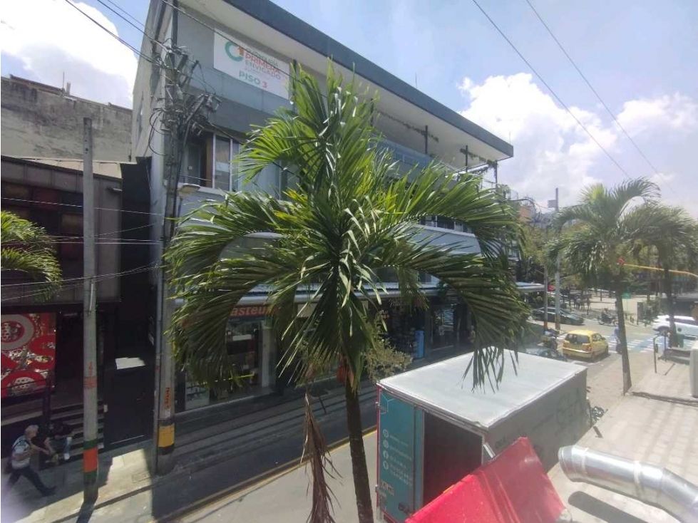 Apartamento en arriendo Antioquia Envigado Zona Centro 150 m2 Habitaciones 3 Baños 2 Garajes 0 Precio $2800000