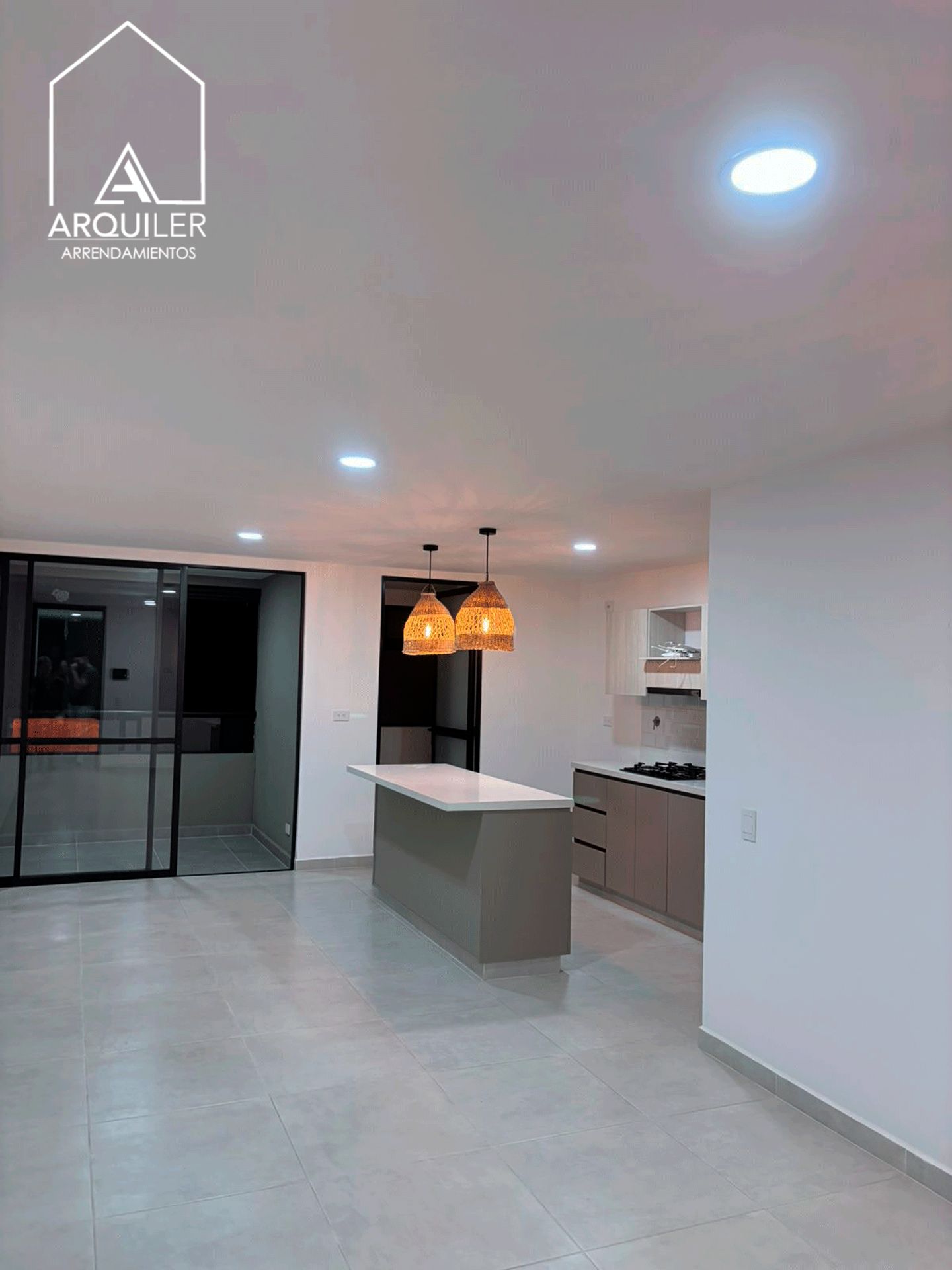 Apartamento en arriendo Antioquia Medellín La Castellana 80 m2 Habitaciones 2 Baños 2 Garajes 1 Precio $4300000