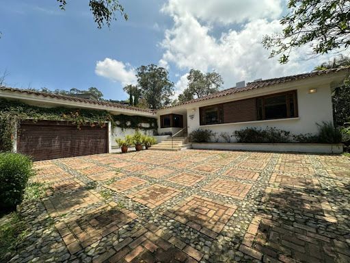 Casa en arriendo Antioquia Medellín San Lucas 283 m2 Habitaciones 3 Baños 3 Garajes 2 Precio $18000000