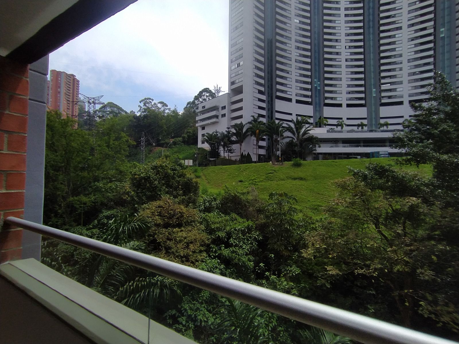 Apartamento en arriendo Antioquia Medellín Asomadera No2 70 m2 Habitaciones 3 Baños 2 Garajes 1 Precio $3800000