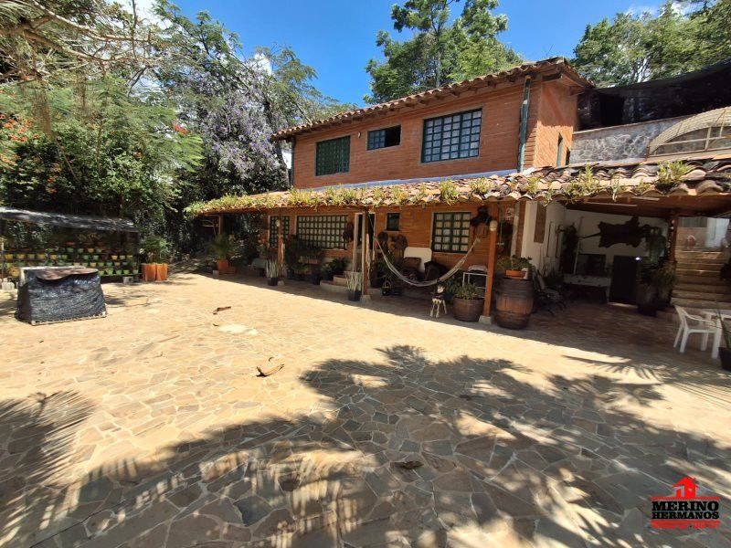 Apartamento en venta Antioquia Girardota Centro 400 m2 Habitaciones 4 Baños 3 Garajes 4 Precio $1350000000